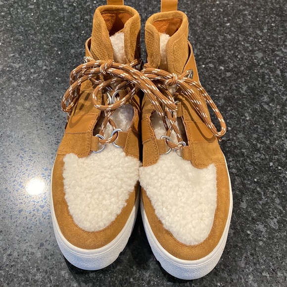 J/Slides Nell faux shearling sneaker booties SZ 9